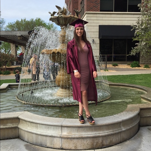 Meet your Posher, Karlie - Picture 1 of 1